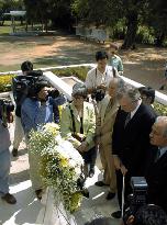 U.N. legal team visits Cambodian 'killing field'